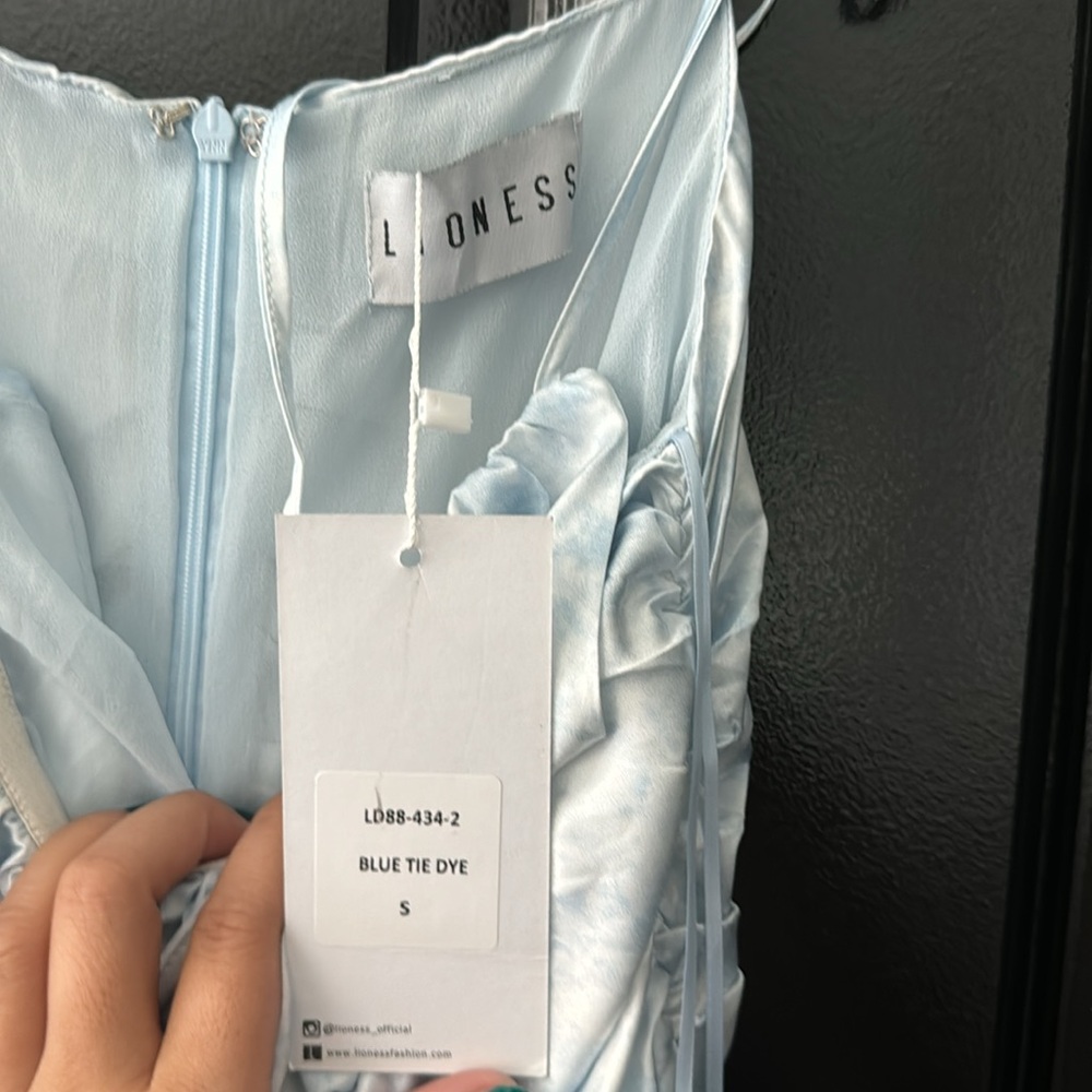 Blue tie dye satin like dress - Picture 7 of 8